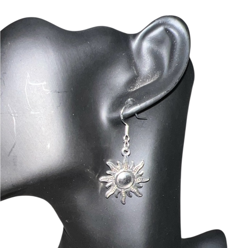 Silver tone Sunburst‎ Earrings